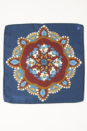 Fazzoletto blu in seta-cotone con stampa mandala