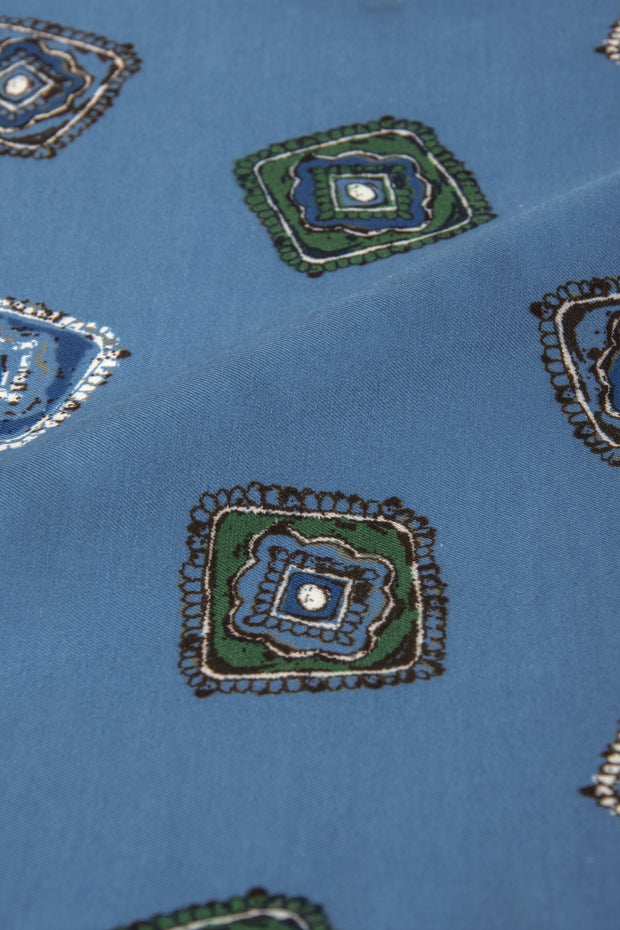 Fazzoletto azzurro in seta-cotone con stampa di diamanti 