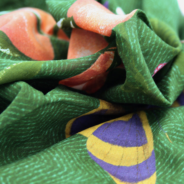 Bandana foulard vintage d'archivio frutta fondo verde 