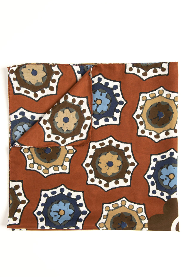 Bandana foulard arancione in soffice seta e cotone con stampa di medaglioni 