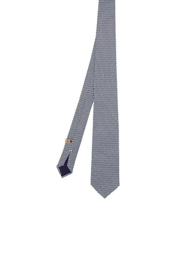 Cravatta in seta stampata bianca e blu con motivo classico 