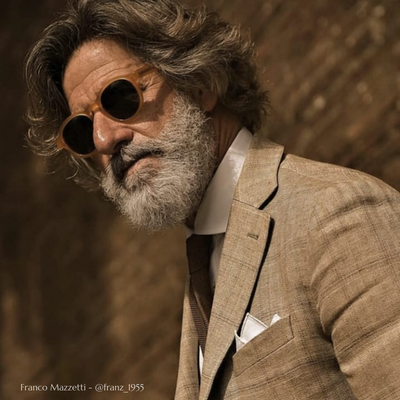 Folding a pocket square: four ideas for a classy touch