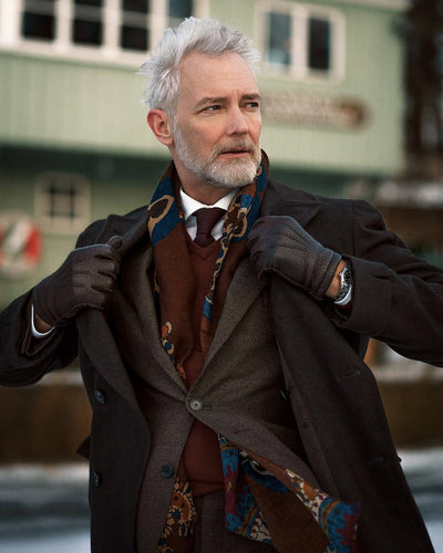 The secret to an impeccable look: 5 elegant ideas for pairing scarves and coat