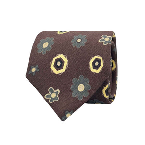 Cravatta stampata marrone con fiori e pattern geometrico 