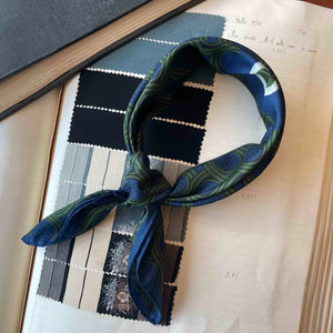 Bandana foulard vintage verde e blu in seta 