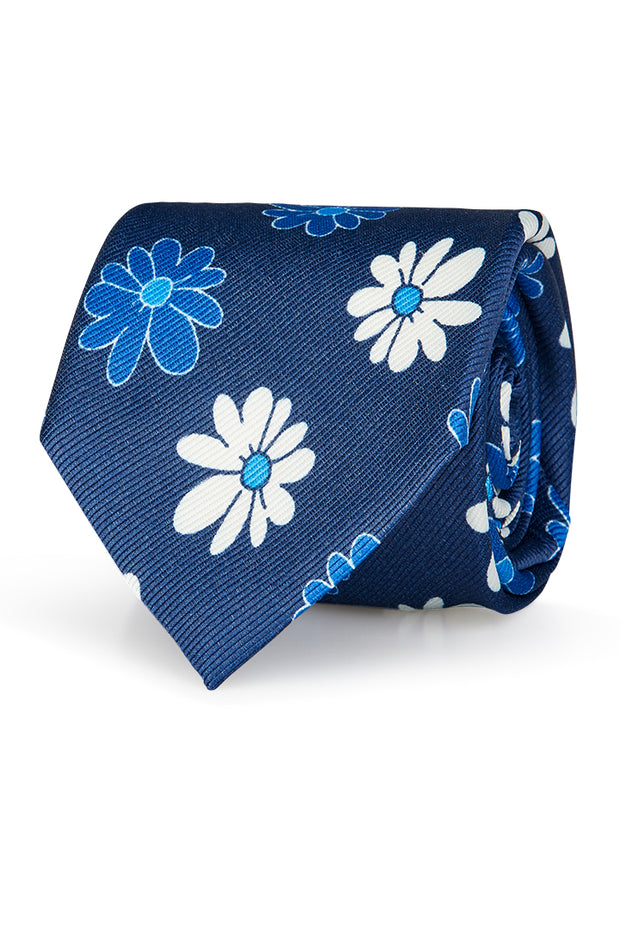 blue tie with big flowers
