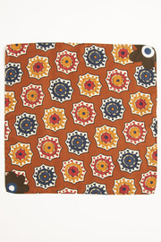 Fazzoletto arancione in seta-cotone con stampa di medaglioni - Fumagalli 1891