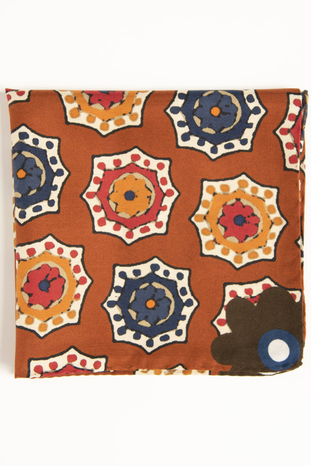Fazzoletto arancione in seta-cotone con stampa di medaglioni - Fumagalli 1891
