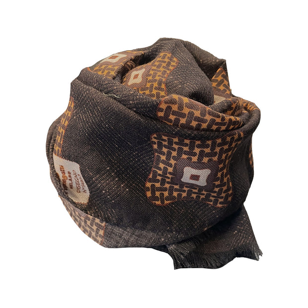 Sciarpa a frange marrone in soffice lana con motivo geometrico - Fumagalli 1891