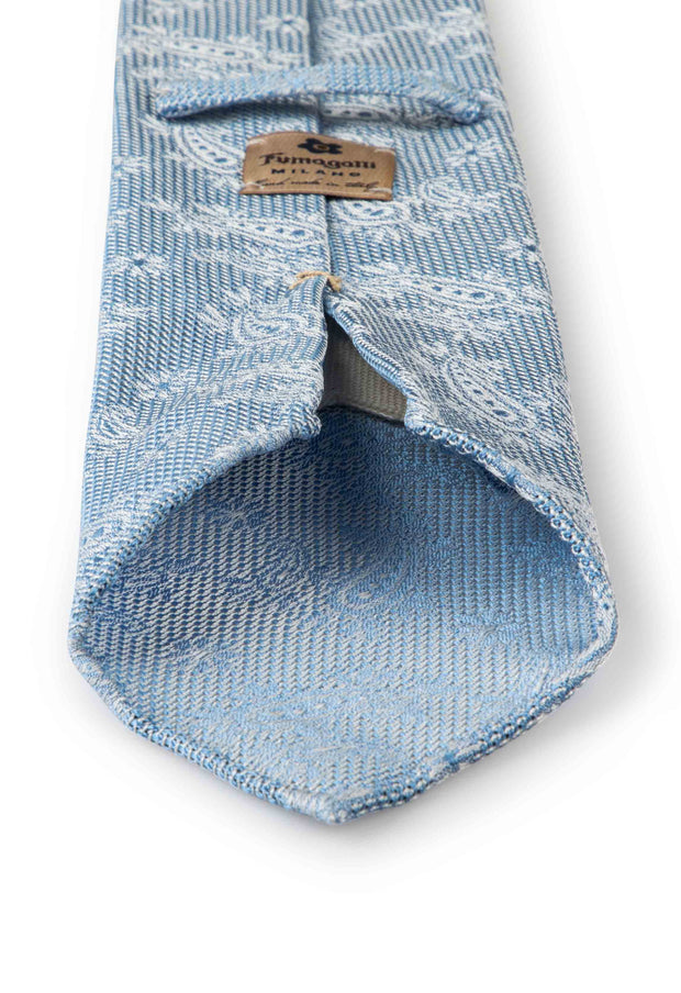 internal layer of light blue silk grenadine unlined tie