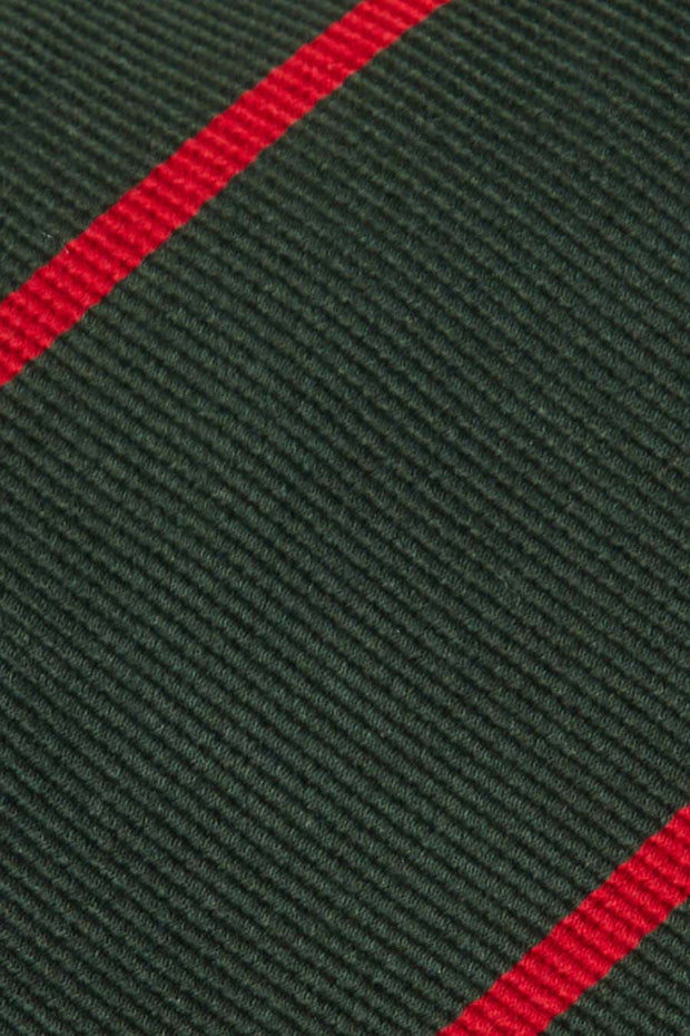 Cravatta verde in pura seta con piccole righe rosse  - Fumagalli 1891